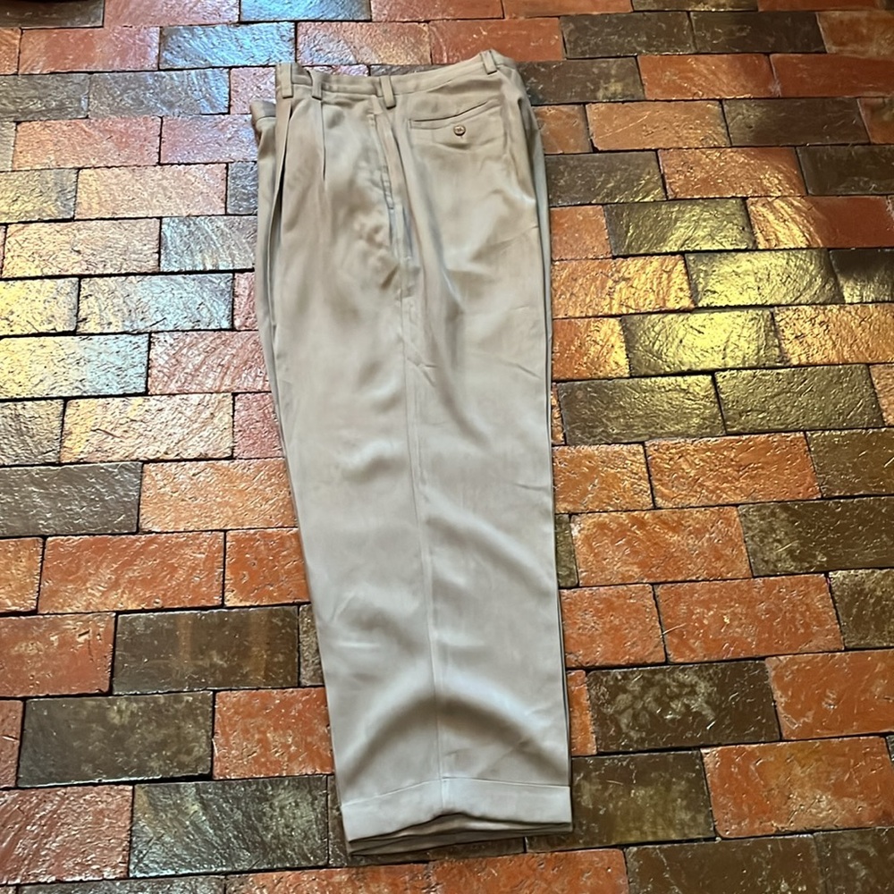 MEN 35 X 28-TROUSER PANTS PLEATED/Tommy Bahama/ Relax 100% Silk/Khaki 1040